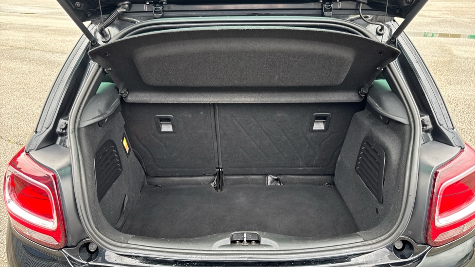 DS 3 1.6 BlueHDi 120 Prestige 3dr Diesel Hatchback - Image 4