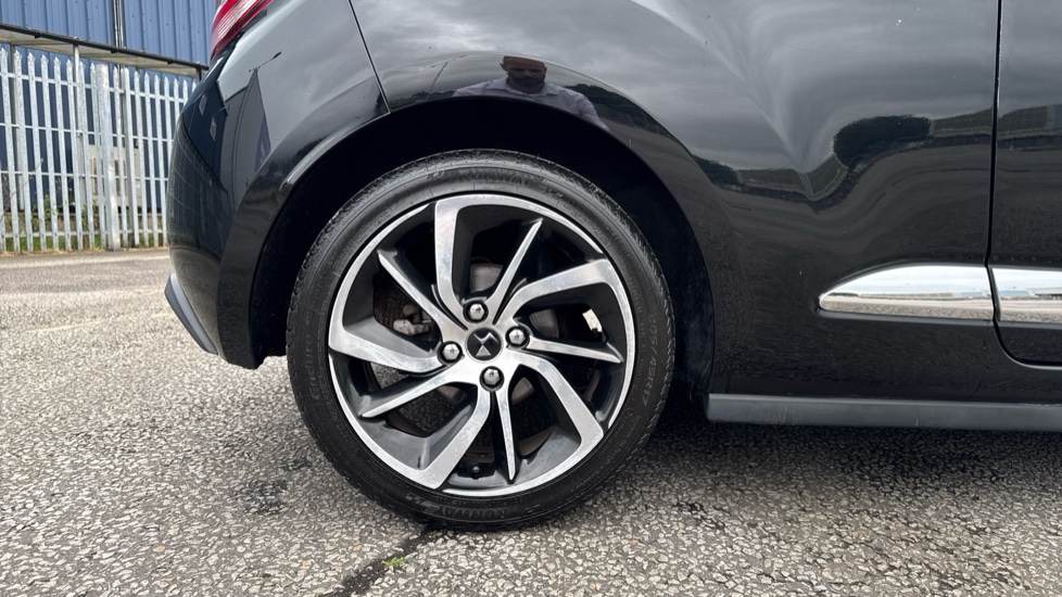 DS 3 1.6 BlueHDi 120 Prestige 3dr Diesel Hatchback - Image 7