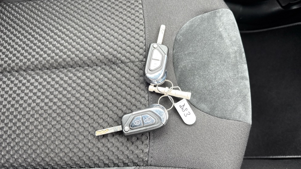 DS 3 1.6 BlueHDi 120 Prestige 3dr Diesel Hatchback - Image 20