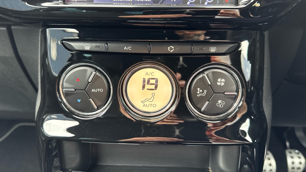 DS 3 1.6 BlueHDi 120 Prestige 3dr Diesel Hatchback - Image 22