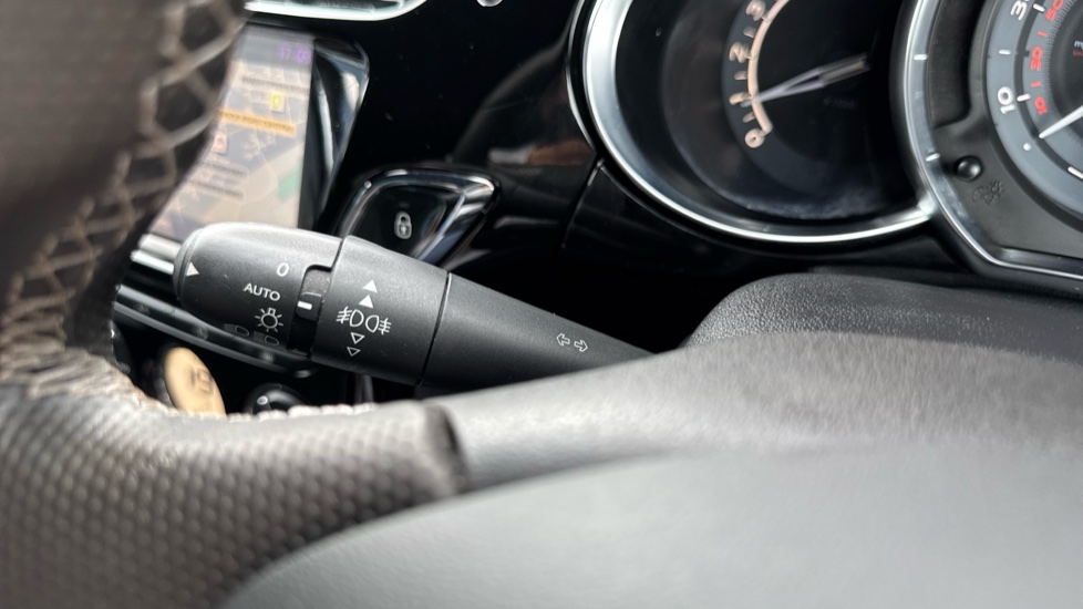 DS 3 1.6 BlueHDi 120 Prestige 3dr Diesel Hatchback - Image 23