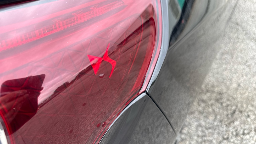 DS 3 1.6 BlueHDi 120 Prestige 3dr Diesel Hatchback - Image 31