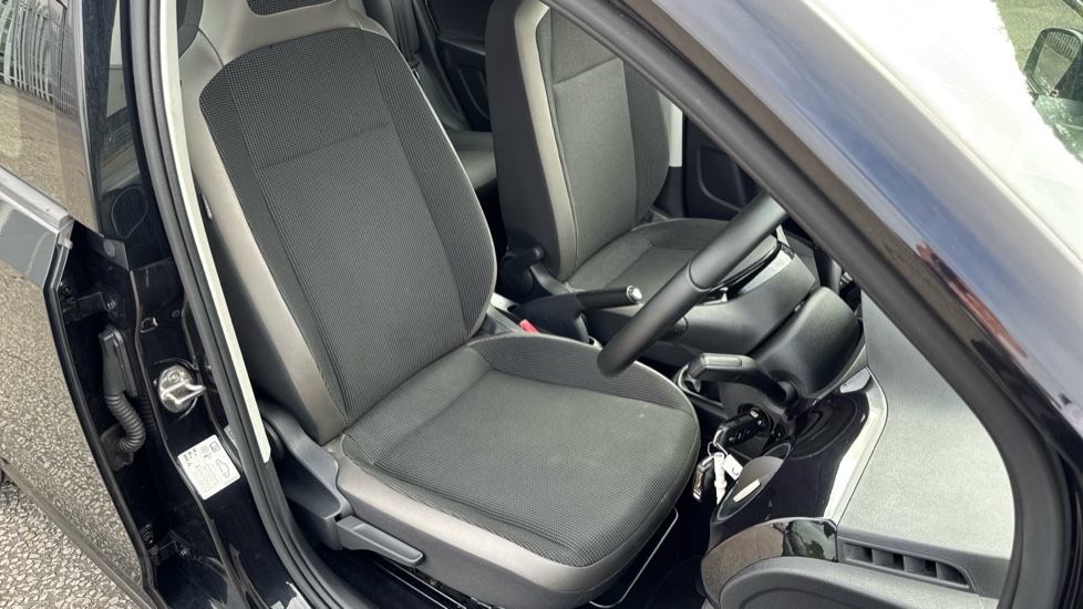 Volkswagen Up 1.0 High Up 5dr Petrol Hatchback - Image 25