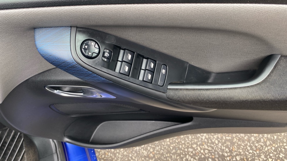 Citroen Grand C4 1.2 PureTech 130 Feel 5dr Petrol Estate - Image 41