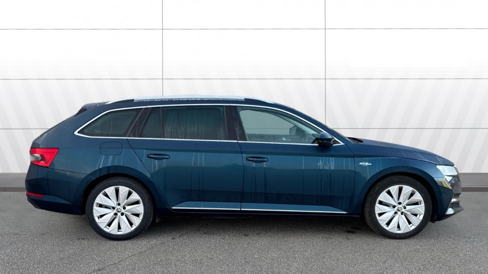 Skoda Superb 1.4 TSI iV Laurin + Klement DSG 5dr Estate - Image 5