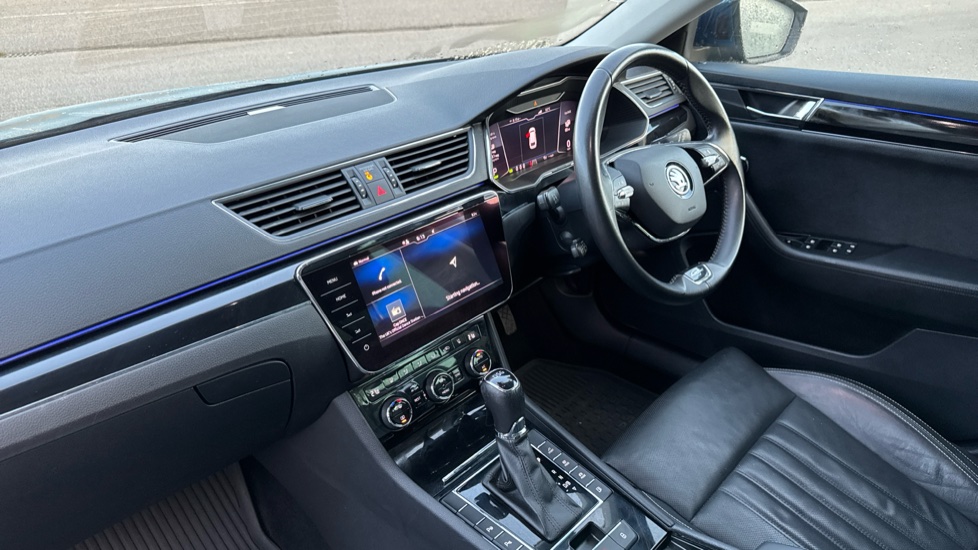 Skoda Superb 1.4 TSI iV Laurin + Klement DSG 5dr Estate - Image 9