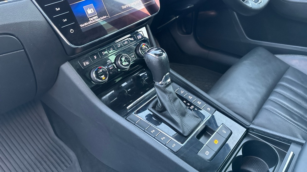 Skoda Superb 1.4 TSI iV Laurin + Klement DSG 5dr Estate - Image 13