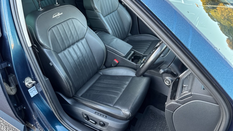 Skoda Superb 1.4 TSI iV Laurin + Klement DSG 5dr Estate - Image 33