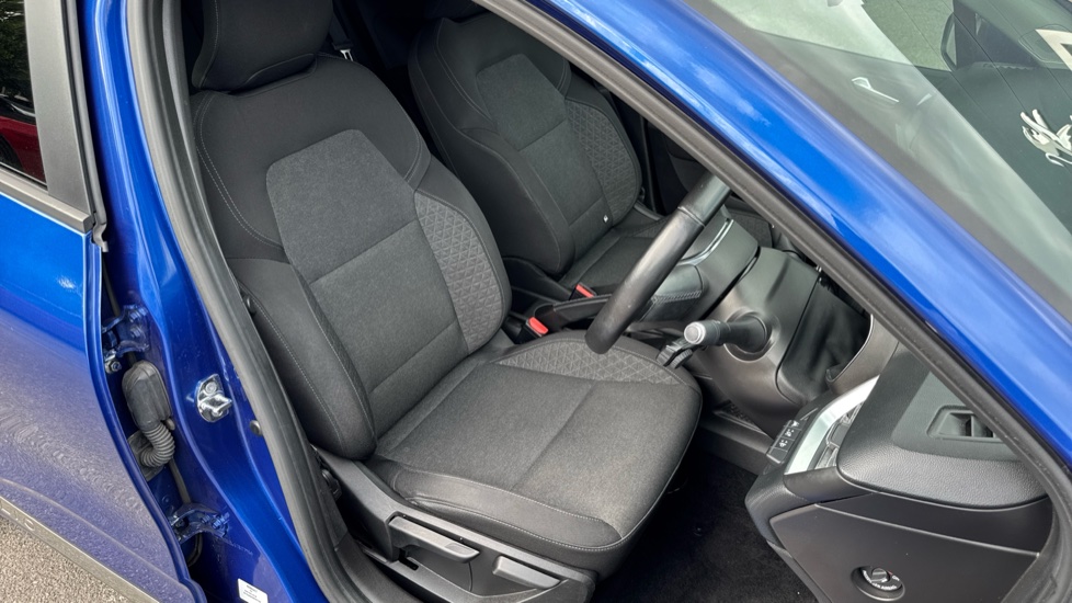 Renault Clio 1.5 dCi 85 Iconic 5dr Diesel Hatchback - Image 29