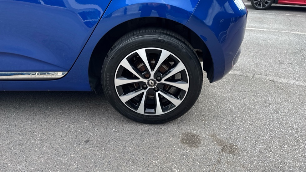 Renault Clio 1.5 dCi 85 Iconic 5dr Diesel Hatchback - Image 32