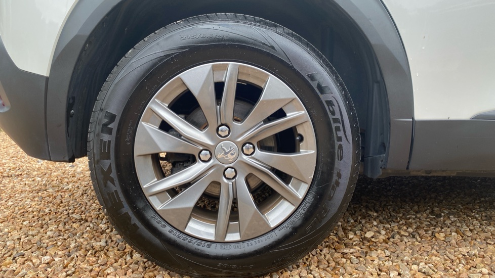 Peugeot 2008 100kW Active Premium+ 50kWh 5dr Auto Electric Estate - Image 7