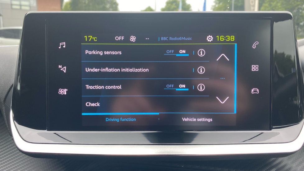 Peugeot 2008 100kW Active Premium+ 50kWh 5dr Auto Electric Estate - Image 30