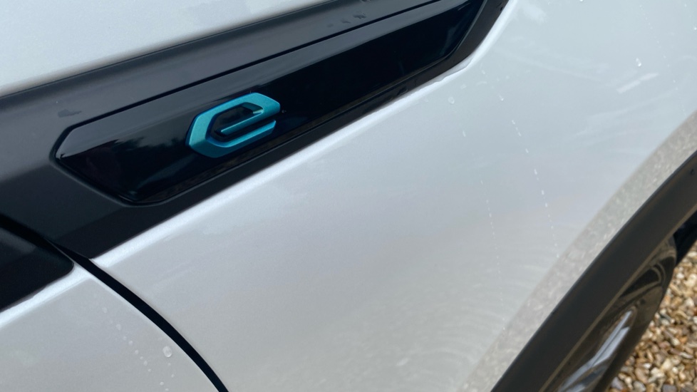 Peugeot 2008 100kW Active Premium+ 50kWh 5dr Auto Electric Estate - Image 39