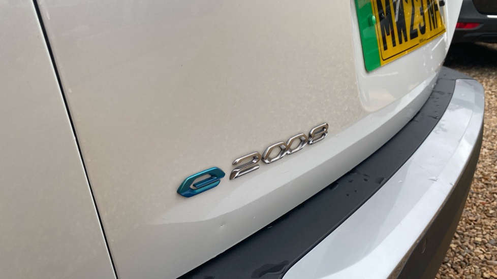 Peugeot 2008 100kW Active Premium+ 50kWh 5dr Auto Electric Estate - Image 44