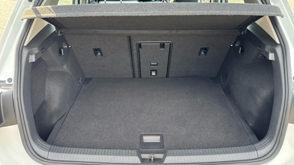 Volkswagen Golf 1.5 TSI Life 5dr Petrol Hatchback - Image 4
