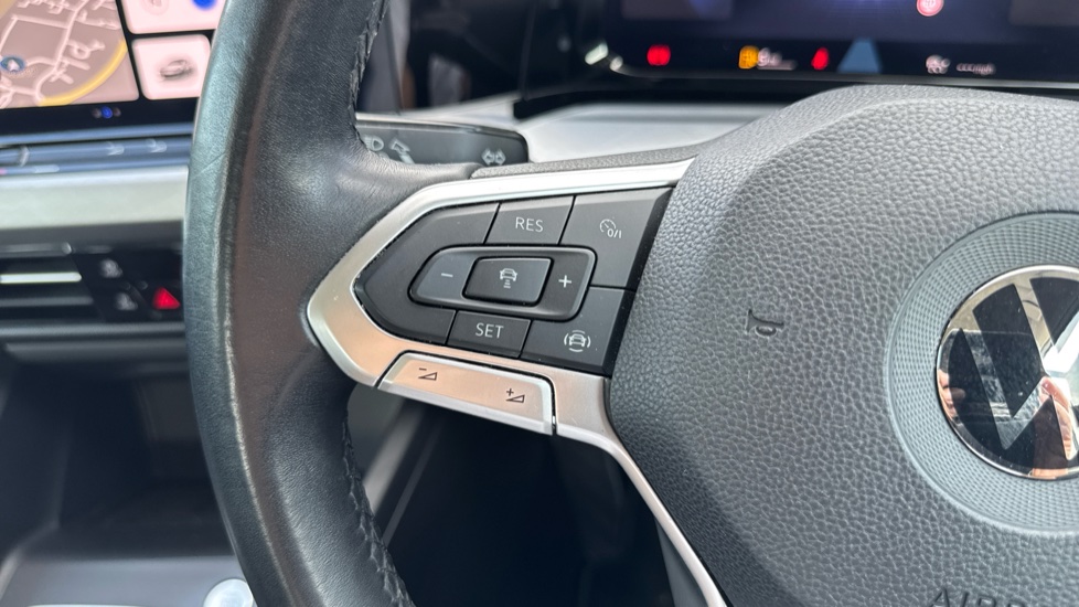 Volkswagen Golf 1.5 TSI Life 5dr Petrol Hatchback - Image 27