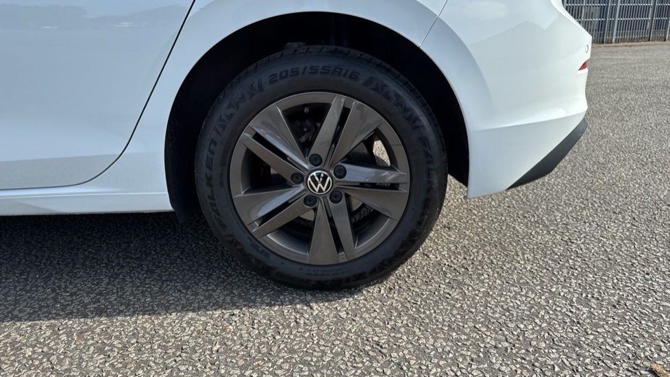 Volkswagen Golf 1.5 TSI Life 5dr Petrol Hatchback - Image 33