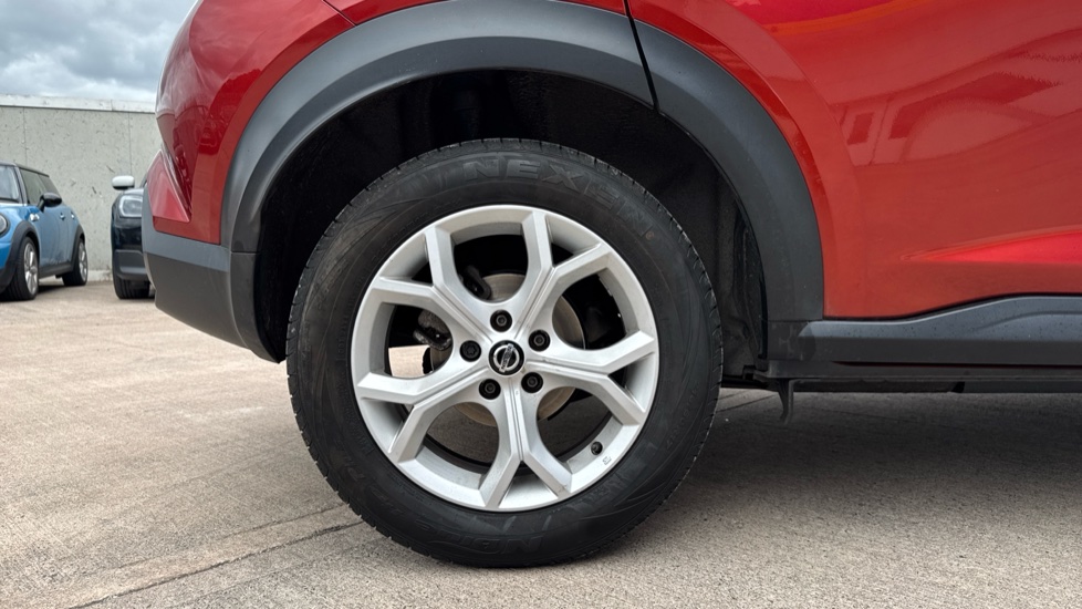 Nissan Juke 1.0 DiG-T 114 N-Connecta 5dr DCT Petrol Hatchback - Image 7