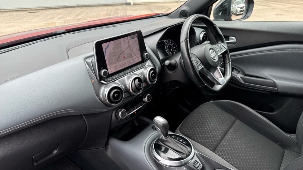 Nissan Juke 1.0 DiG-T 114 N-Connecta 5dr DCT Petrol Hatchback - Image 9