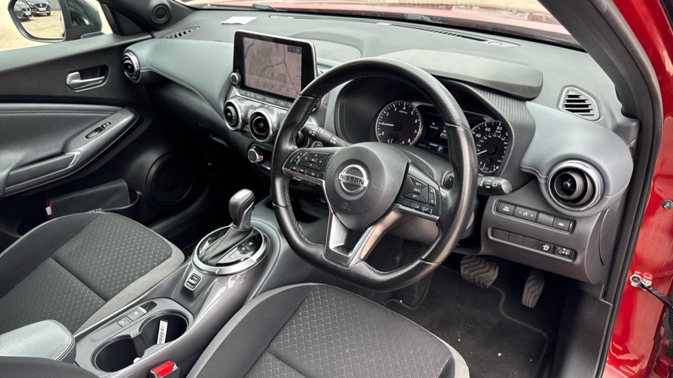 Nissan Juke 1.0 DiG-T 114 N-Connecta 5dr DCT Petrol Hatchback - Image 11