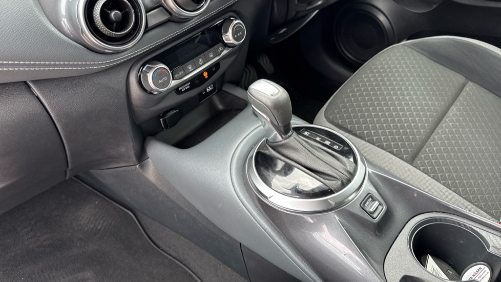 Nissan Juke 1.0 DiG-T 114 N-Connecta 5dr DCT Petrol Hatchback - Image 13