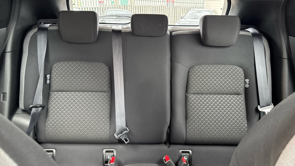 Nissan Juke 1.0 DiG-T 114 N-Connecta 5dr DCT Petrol Hatchback - Image 15