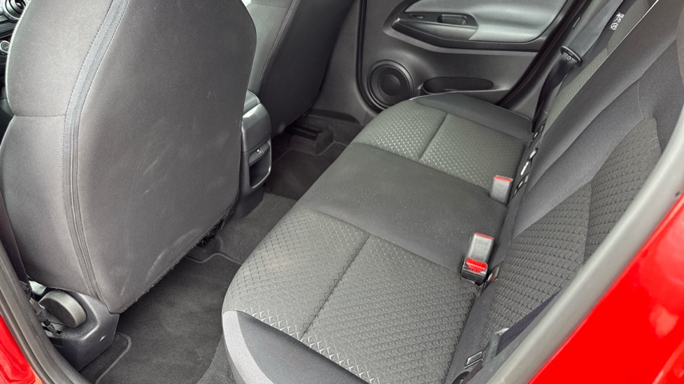 Nissan Juke 1.0 DiG-T 114 N-Connecta 5dr DCT Petrol Hatchback - Image 16