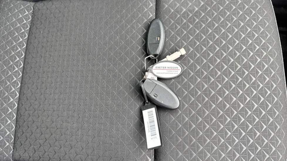 Nissan Juke 1.0 DiG-T 114 N-Connecta 5dr DCT Petrol Hatchback - Image 20