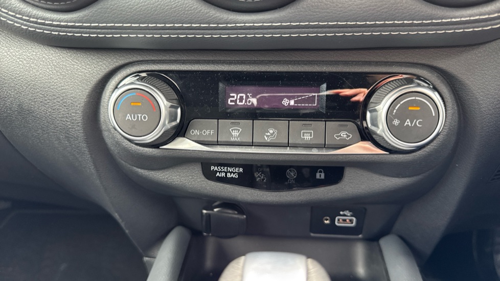 Nissan Juke 1.0 DiG-T 114 N-Connecta 5dr DCT Petrol Hatchback - Image 24