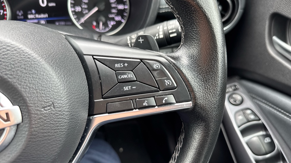 Nissan Juke 1.0 DiG-T 114 N-Connecta 5dr DCT Petrol Hatchback - Image 27