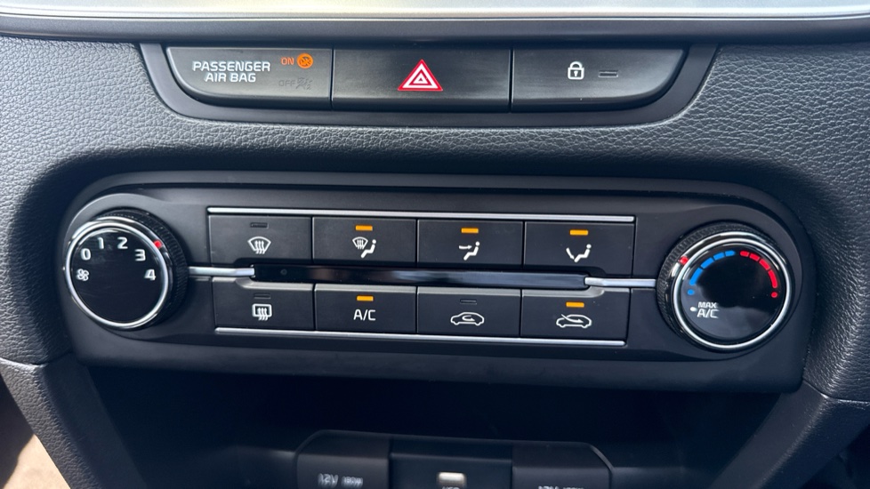 Kia Ceed 1.0T GDi ISG 2 5dr Petrol Hatchback - Image 33