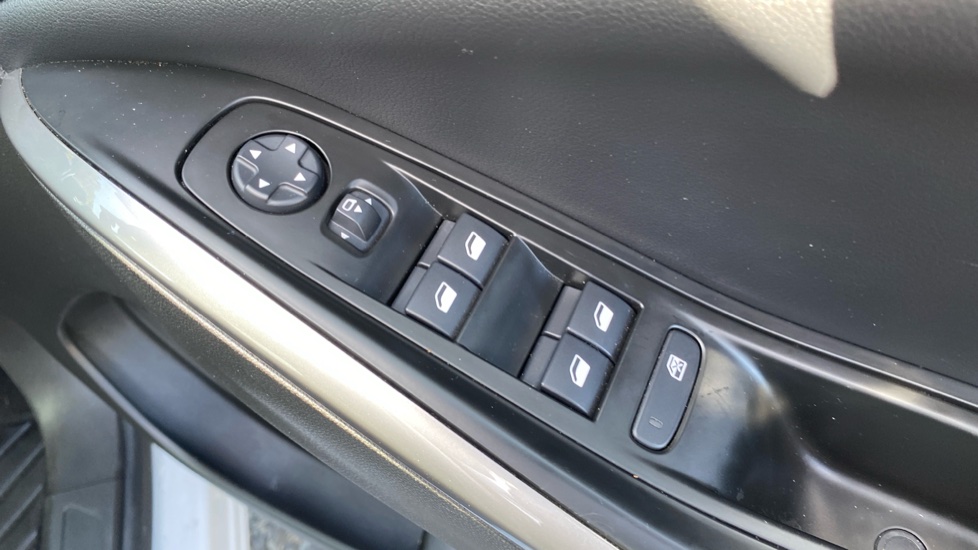 Vauxhall Grandland 1.2 Turbo GS 5dr Petrol Hatchback - Image 27
