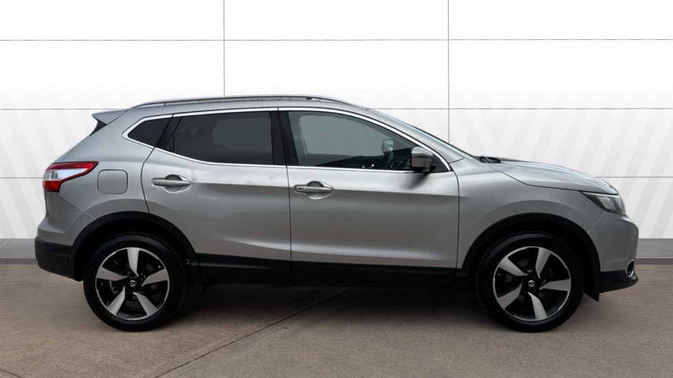 Nissan Qashqai 1.5 dCi N-Connecta 5dr Diesel Hatchback - Image 5
