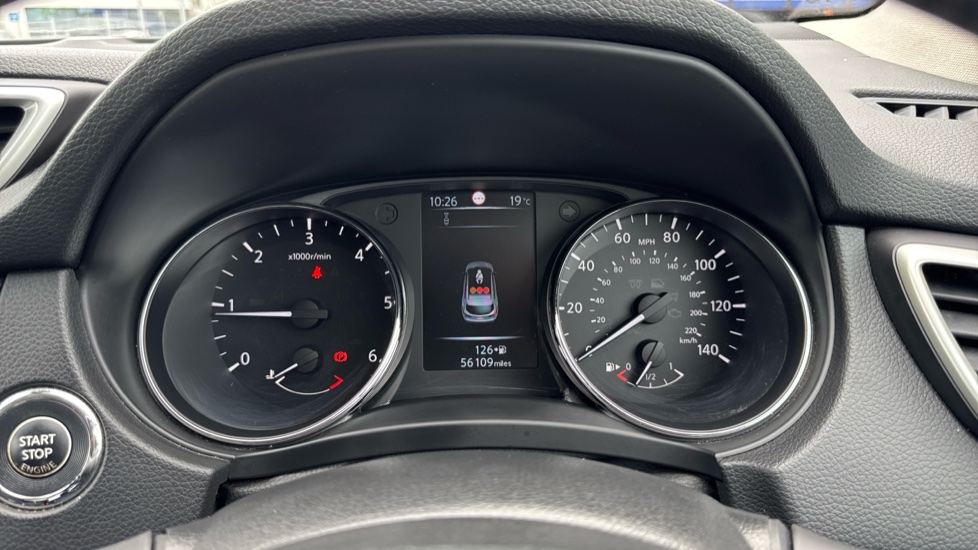 Nissan Qashqai 1.5 dCi N-Connecta 5dr Diesel Hatchback - Image 18