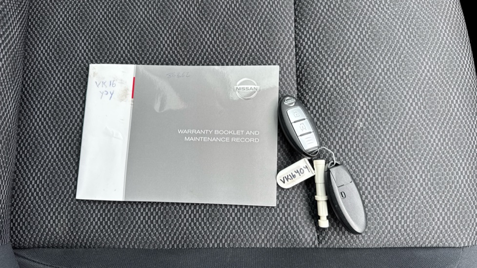 Nissan Qashqai 1.5 dCi N-Connecta 5dr Diesel Hatchback - Image 19