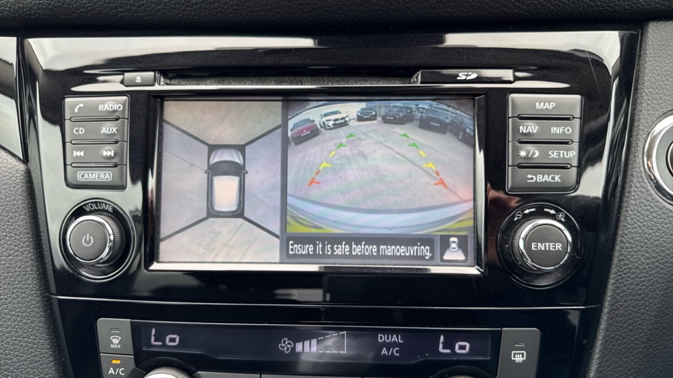 Nissan Qashqai 1.5 dCi N-Connecta 5dr Diesel Hatchback - Image 22