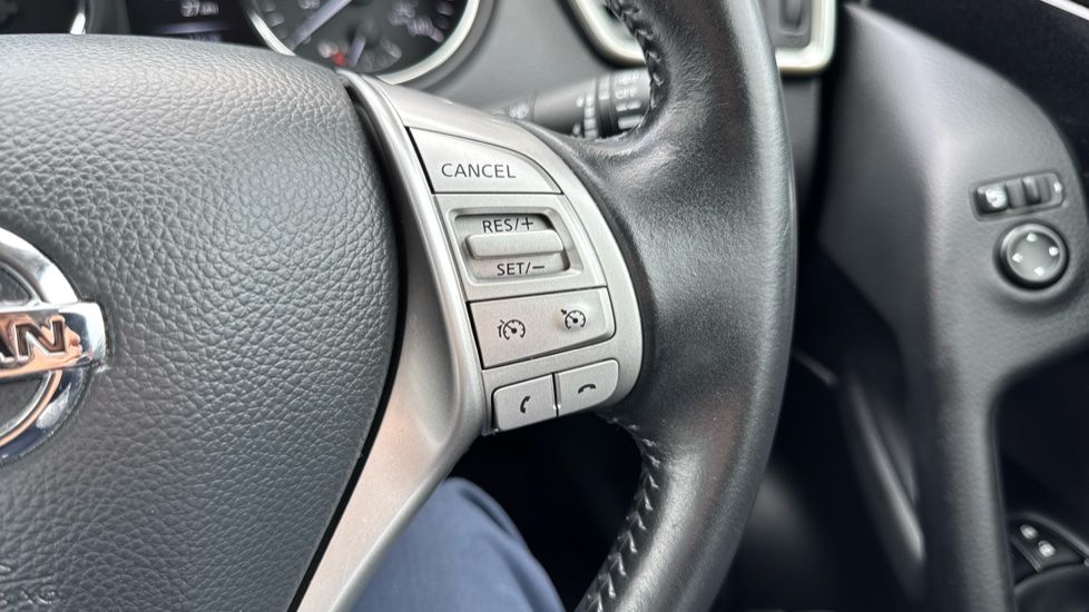 Nissan Qashqai 1.5 dCi N-Connecta 5dr Diesel Hatchback - Image 25
