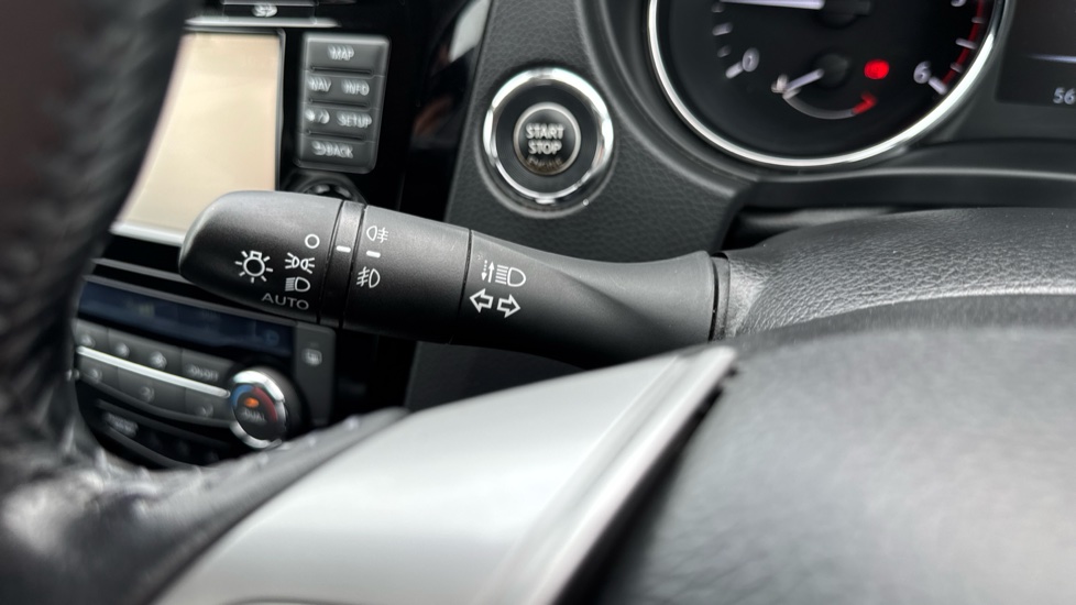 Nissan Qashqai 1.5 dCi N-Connecta 5dr Diesel Hatchback - Image 26