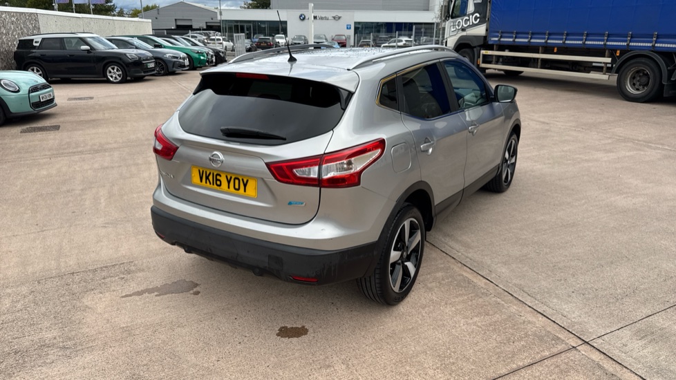 Nissan Qashqai 1.5 dCi N-Connecta 5dr Diesel Hatchback - Image 34