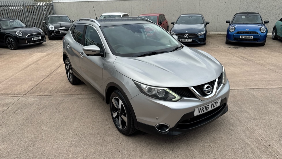 Nissan Qashqai 1.5 dCi N-Connecta 5dr Diesel Hatchback - Image 35