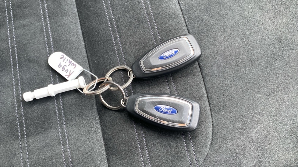 Ford Kuga 1.5 TDCi ST-Line 5dr 2WD Diesel Estate - Image 20