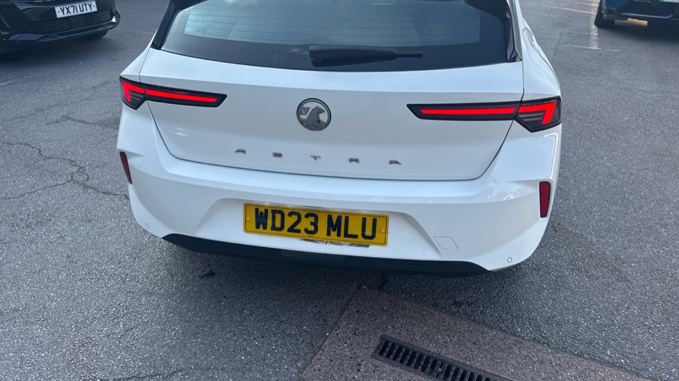 Vauxhall Astra 1.2 Turbo Design 5dr Petrol Hatchback - Image 39