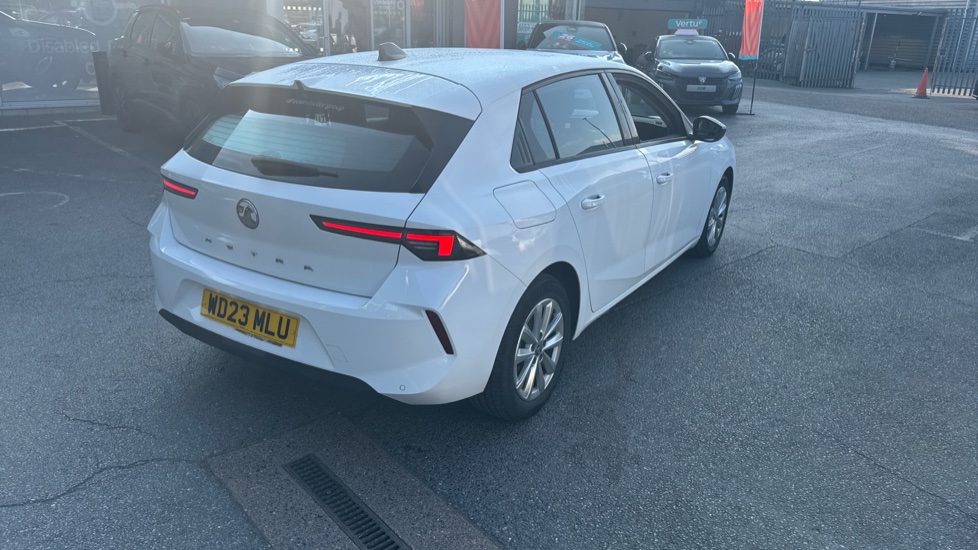 Vauxhall Astra 1.2 Turbo Design 5dr Petrol Hatchback - Image 40