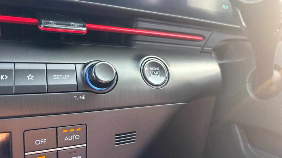 Hyundai KONA 1.6 GDi Hybrid N Line S 5dr DCT Hybrid Hatchback - Image 36