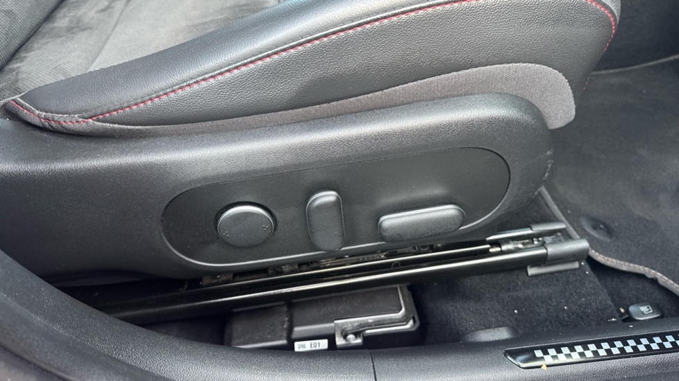 Hyundai KONA 1.6 GDi Hybrid N Line S 5dr DCT Hybrid Hatchback - Image 42