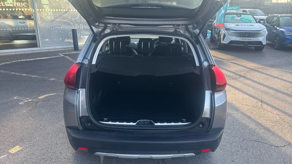 Peugeot 2008 1.6 BlueHDi 120 Allure 5dr Diesel Estate - Image 4