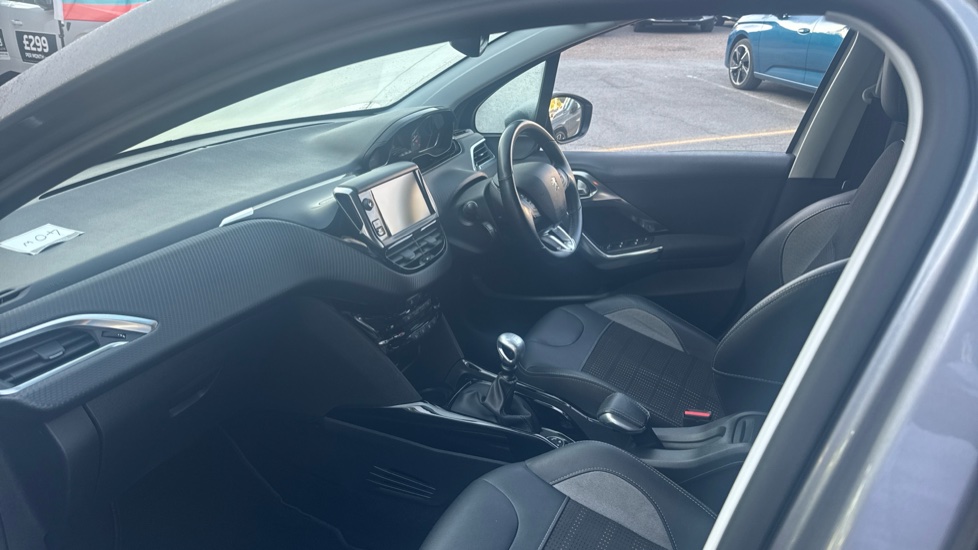 Peugeot 2008 1.6 BlueHDi 120 Allure 5dr Diesel Estate - Image 9