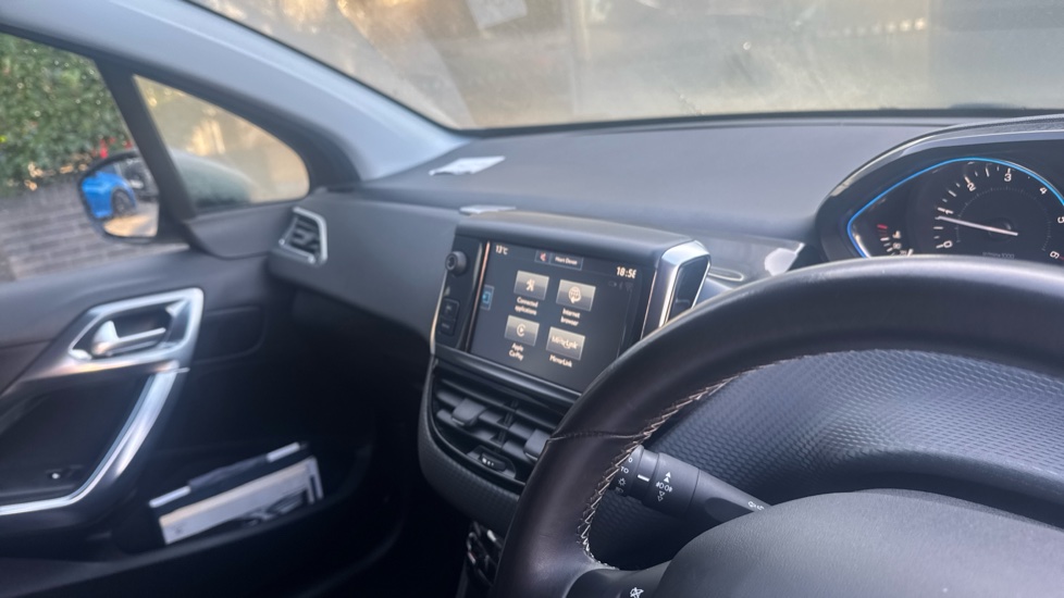 Peugeot 2008 1.6 BlueHDi 120 Allure 5dr Diesel Estate - Image 35