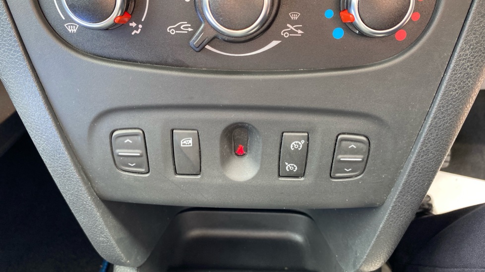 Dacia Sandero Stepway 0.9 TCe SE Twenty 5dr Petrol Hatchback - Image 22