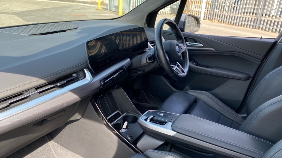 BMW 2 Series 220i MHT M Sport 5dr DCT Petrol Hatchback - Image 9